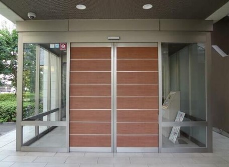 玄関　エントランス