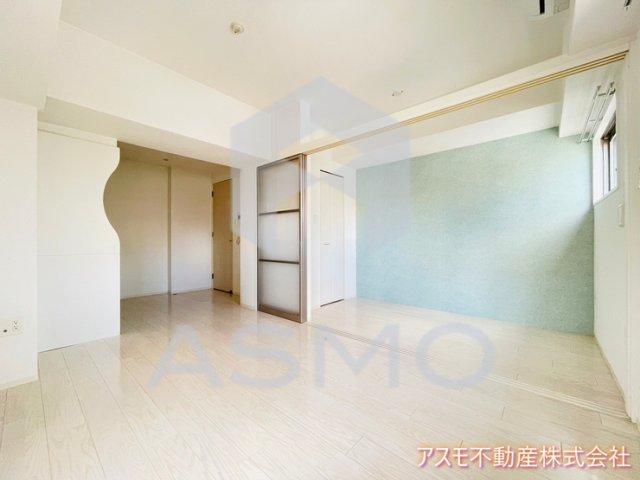 居室・リビング　同マンション別部屋参考写真
