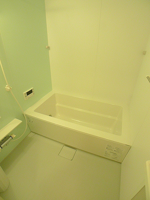 バス・シャワールーム　追い焚き機能付きバス