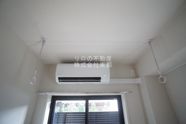 その他設備　室内物干し用金具付！日中の外出や雨の日のお洗濯に便利☆