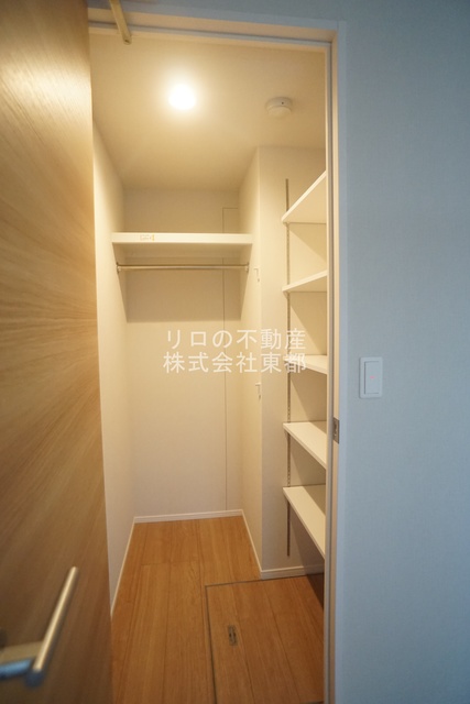 収納　奥行のあるウォークインクローゼットならお荷物多い方でも安心☆