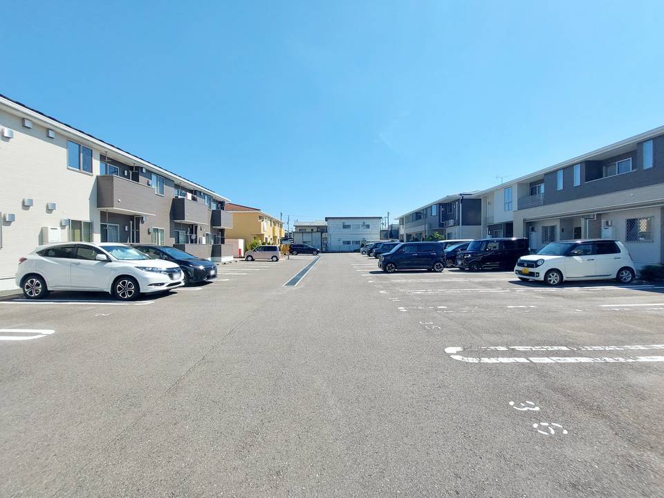駐車場　駐車場