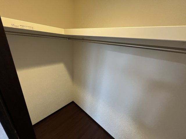 収納　写真は、他部屋の反転間取りとなっております。