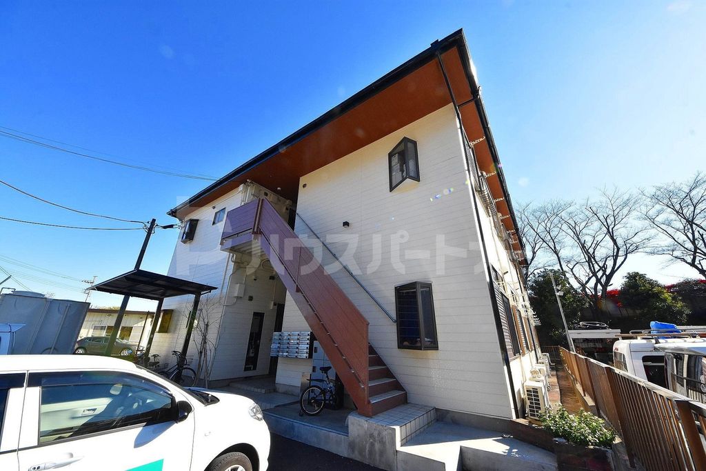 建物外観　駐車場