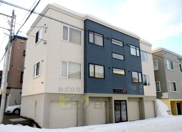 駐車場　シャッター付き駐車場で雪の心配もございません♪