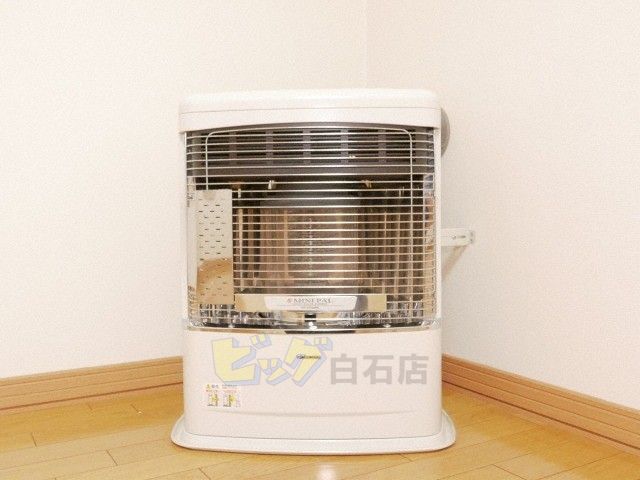 その他設備　経済的で暖かい灯油ストーブ付きです♪