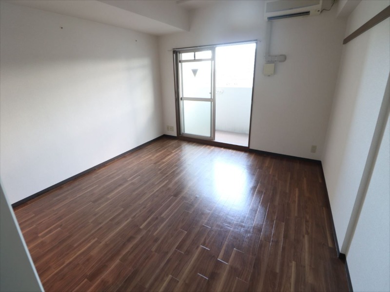 居室・リビング　明るくきれいなお部屋です