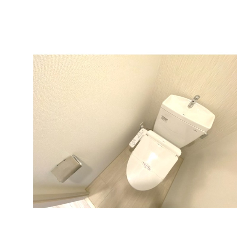トイレ　冬場も安心の温水洗浄便座！
