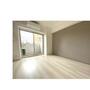 居室・リビング　白を基調にした明るいお部屋です。