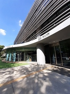 図書館　板橋区立中央図書館（図書館）まで414m