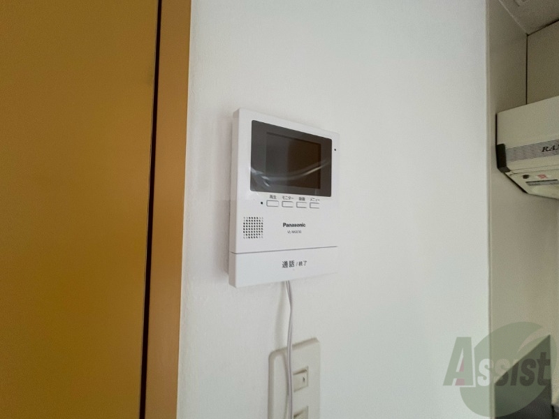 セキュリティ　ＴＶモニター付インターホンです。来客者の顔が見えるので安心！