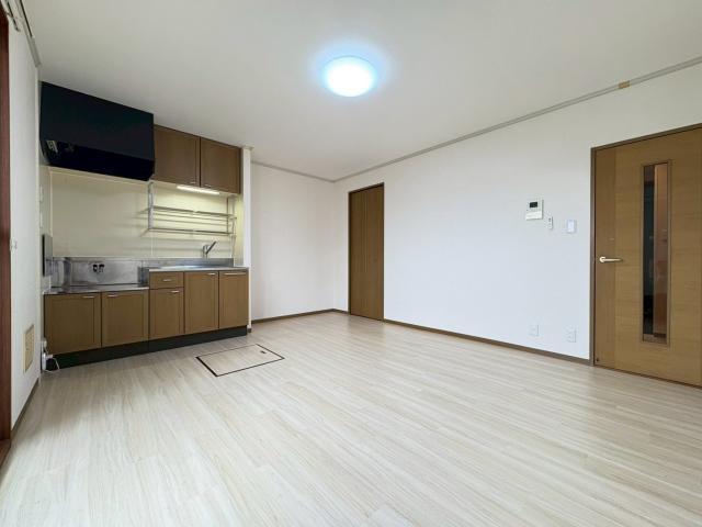 居室・リビング　※同物件の別部屋