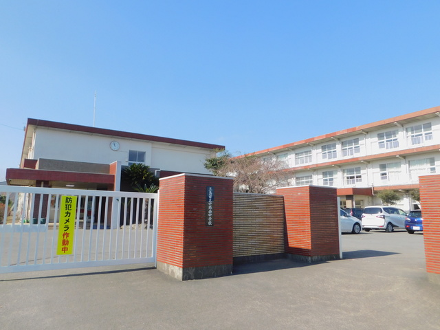 中学校　三島市立中郷西中学校（中学校）まで949m