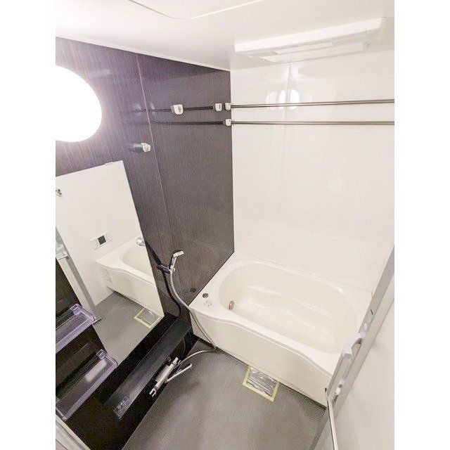 バス・シャワールーム　※左右反転タイプのお部屋です