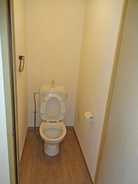 ＪＲ片町線 徳庵駅 徒歩6分 3階建 築27年のトイレ写真