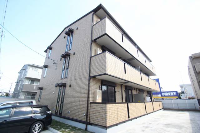 建物外観　綺麗な外観ですね。