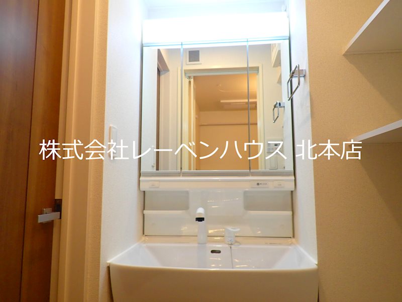 洗面設備　反転間取り参考写真です