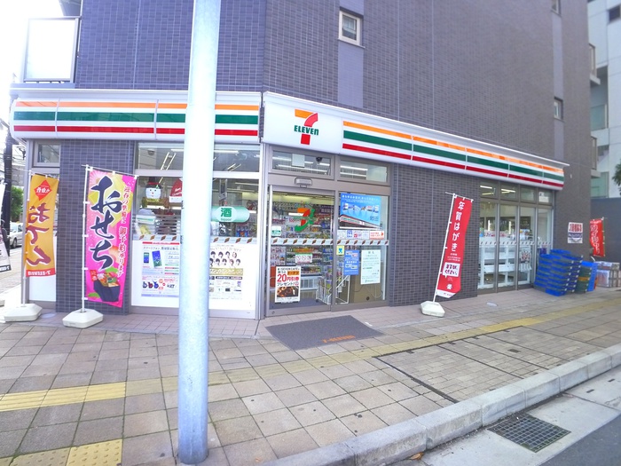 コンビニ　セブンイレブン市川南口店（コンビニ）まで100m