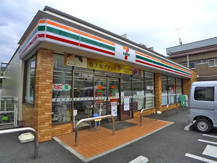 コンビニ　セブンイレブン（コンビニ）まで130m