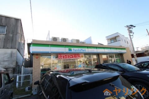 コンビニ　ファミリーマート名古屋西高校前店（コンビニ）まで584m