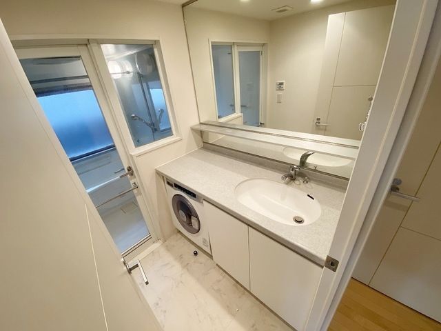 洗面設備　別タイプ部屋　参考写真です