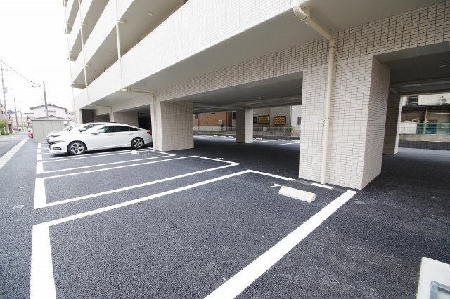 駐車場　敷地内駐車場