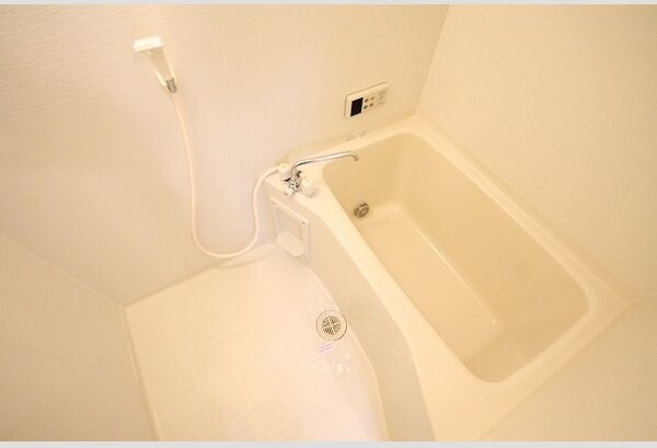 あおなみ線 南荒子駅 徒歩12分 2階建 築27年の風呂写真