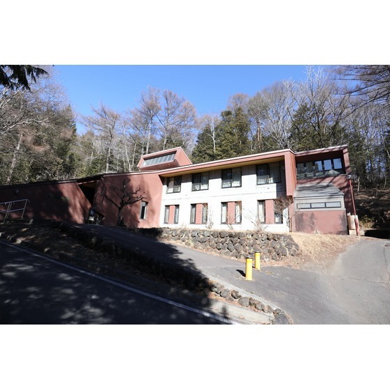 図書館　軽井沢町立離山図書館（図書館）まで2264m