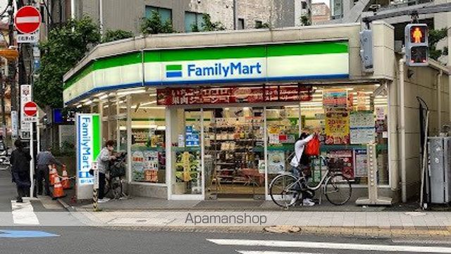 コンビニ　ファミリーマート 蒲田駅東店（コンビニ）まで128m