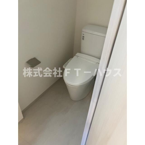 オーパスホームズ南行徳のトイレ写真