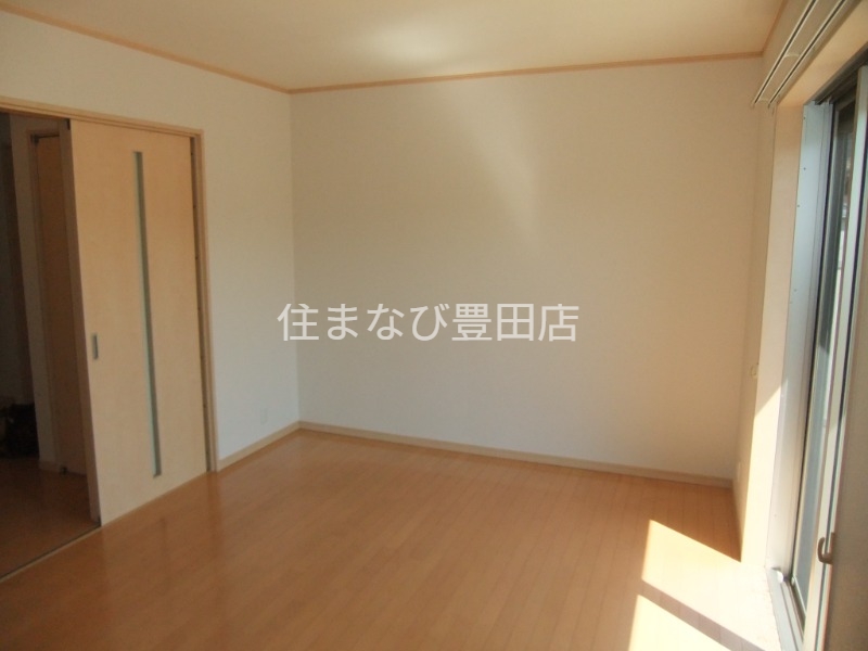 プラムコートの居間写真