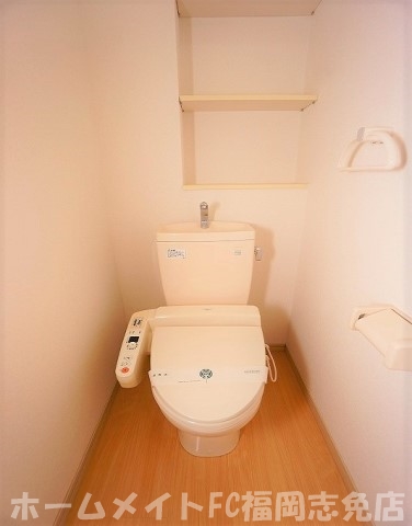 トイレ　★トイレには嬉しいウォシュレット機能付き★