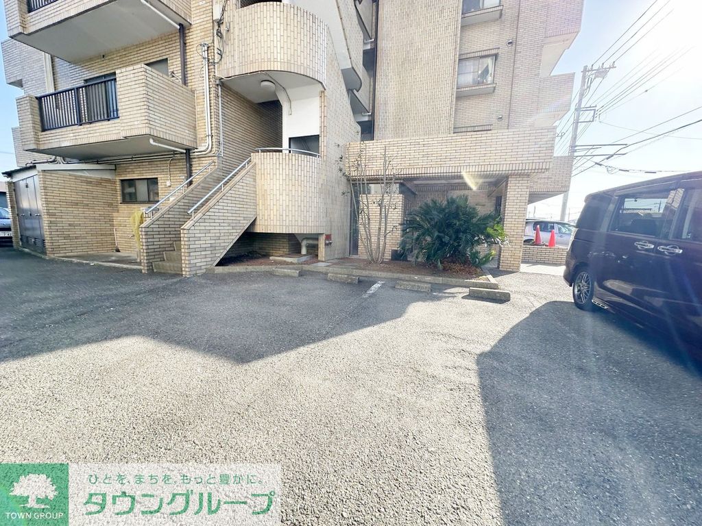 駐車場　駐車場