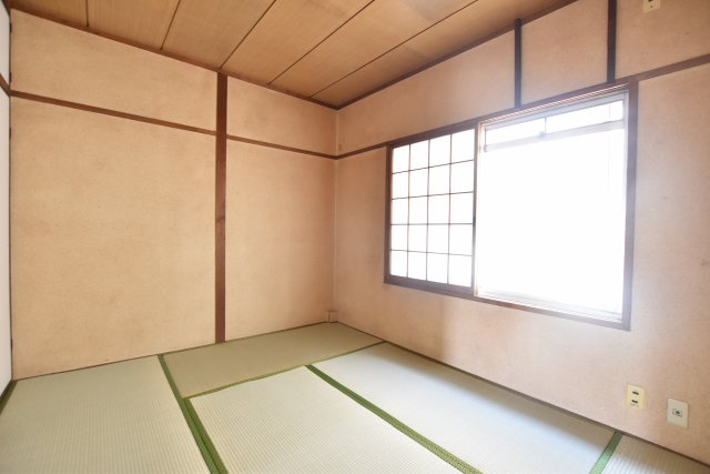 その他部屋・スペース　開放的な寝室です