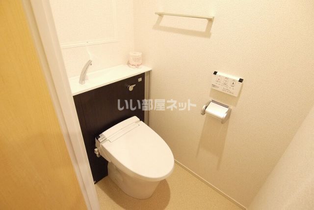 With 太郎坊のトイレ写真