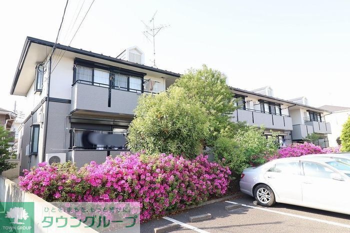 建物外観　駐車場