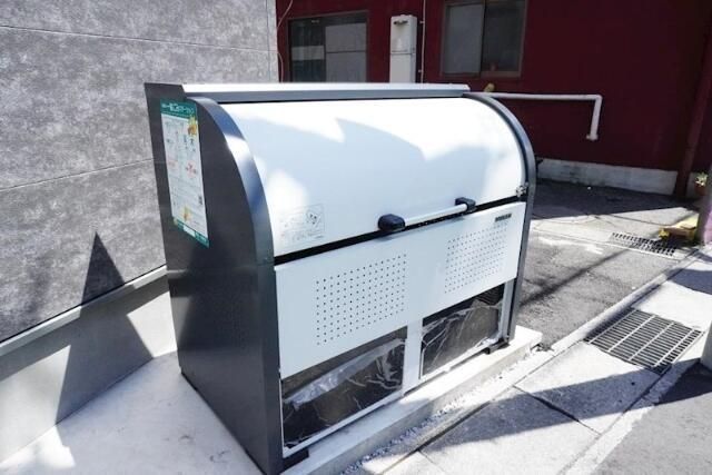 エントランス　別部屋参考写真となります