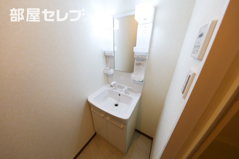 洗面設備　※４０２号室写真