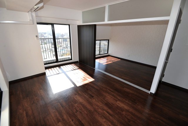 居室・リビング　写真は同マンションの他のお部屋のものです