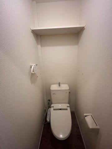 トイレ　※写真は別部屋参考写真です