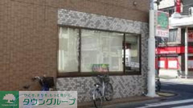 コンビニ　ローソンストア100江戸川南小岩四丁目店（コンビニ）まで490m