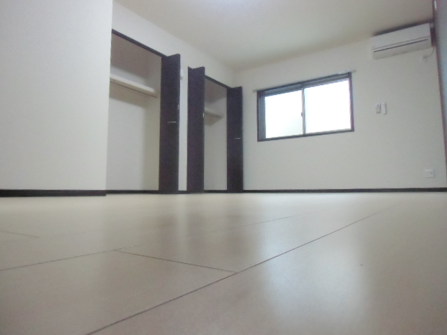 居室・リビング　洋室11.9帖の広々としたお部屋です☆
