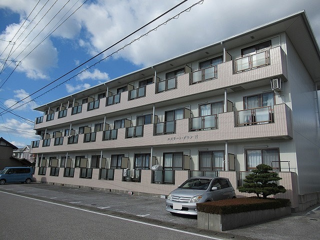 香美市土佐山田町宝町のマンションの建物外観