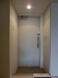 ＪＲ山手線 日暮里駅 徒歩5分 9階建 築13年の玄関写真