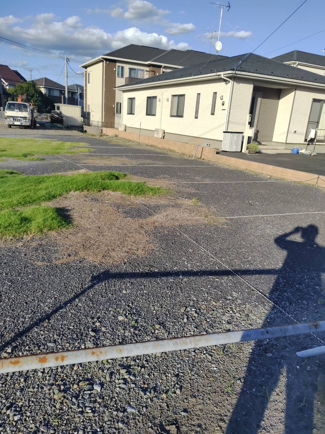 ロビー　敷地外駐車場