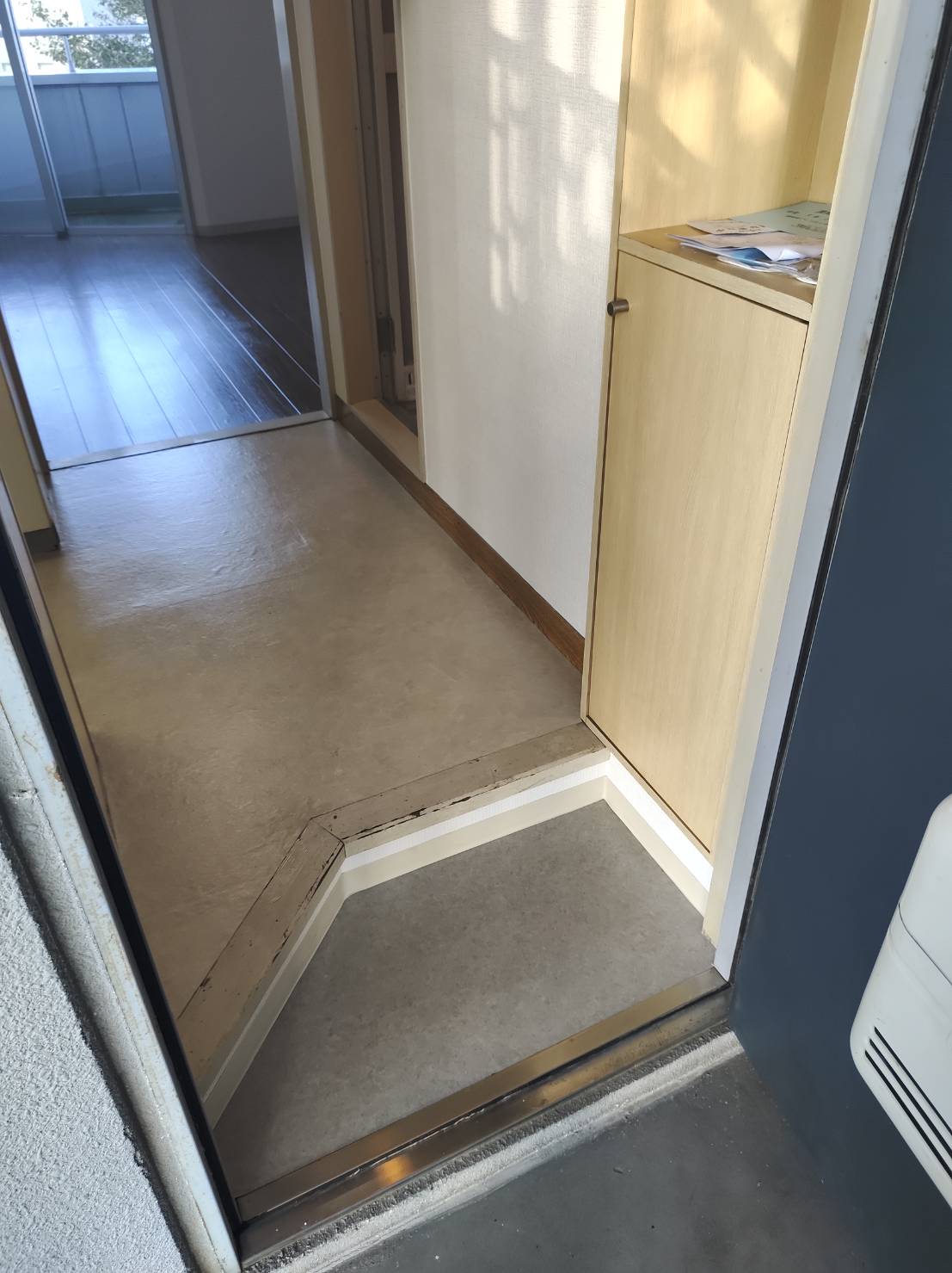 玄関　※類似レイアウトの部屋のサンプル画像です