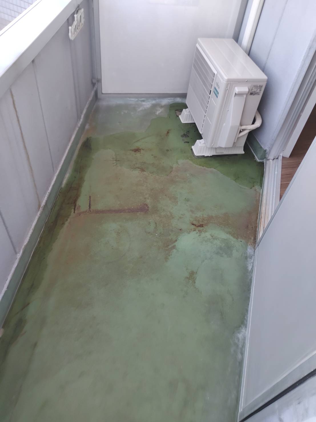 バルコニー　※類似レイアウトの部屋のサンプル画像です