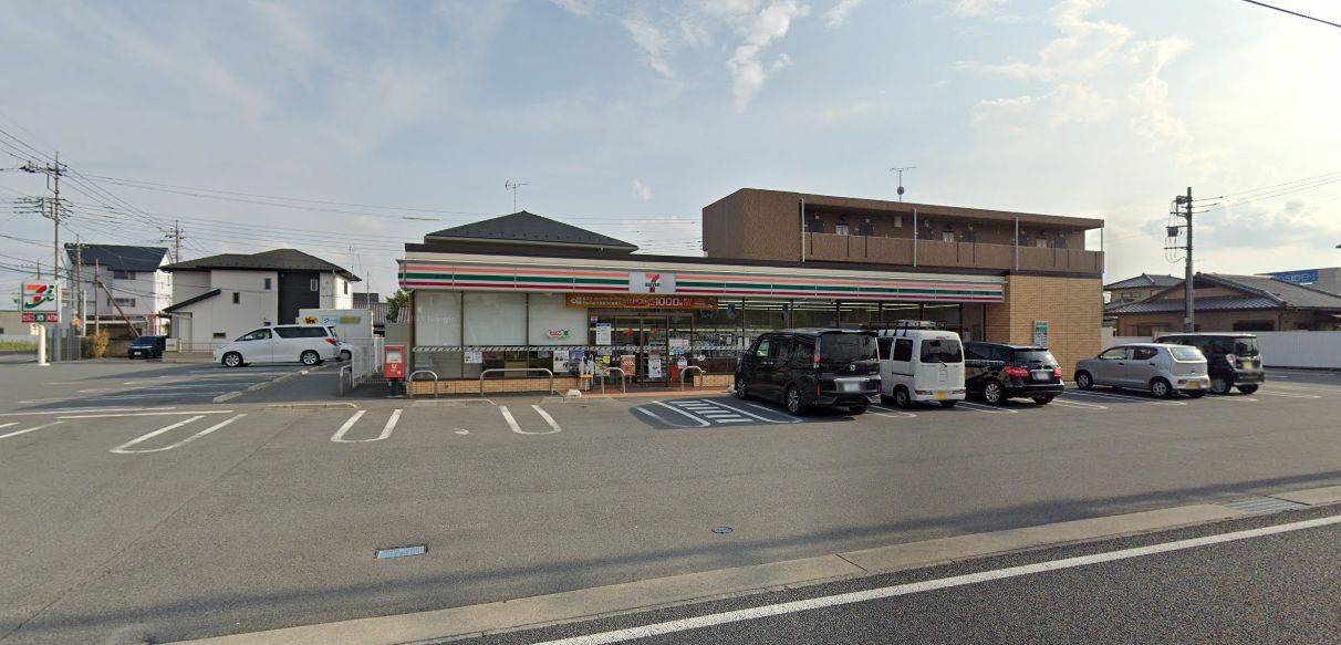 コンビニ　セブンイレブン伊勢崎堀口町店（コンビニ）まで1296m