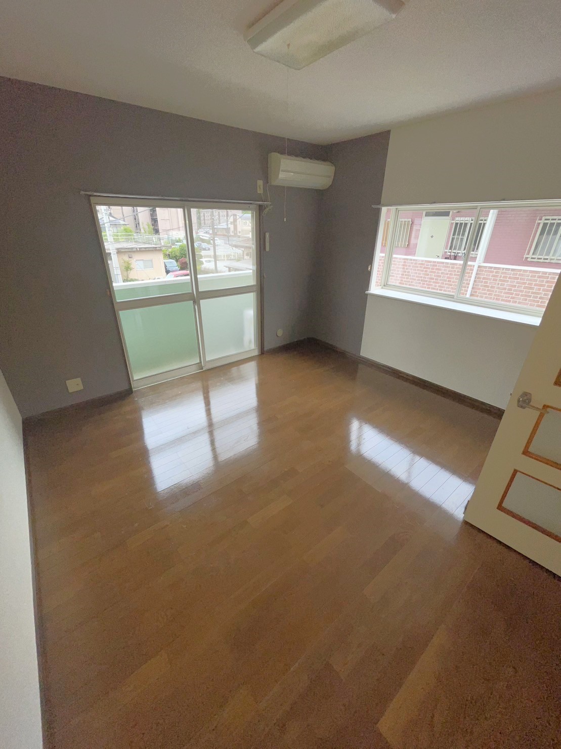 居室・リビング　アクセントクロスに張り替えました！