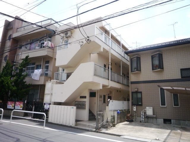 西東京市緑町のマンションの建物外観